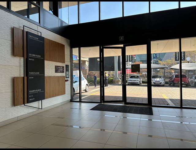 551M² OFFICE TO LET IN SANDTON CENTRAL